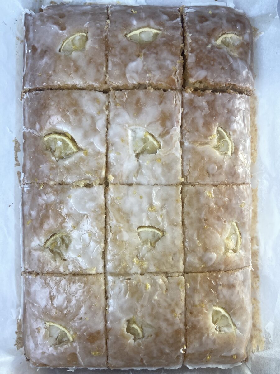 Lemon and drizzle cake